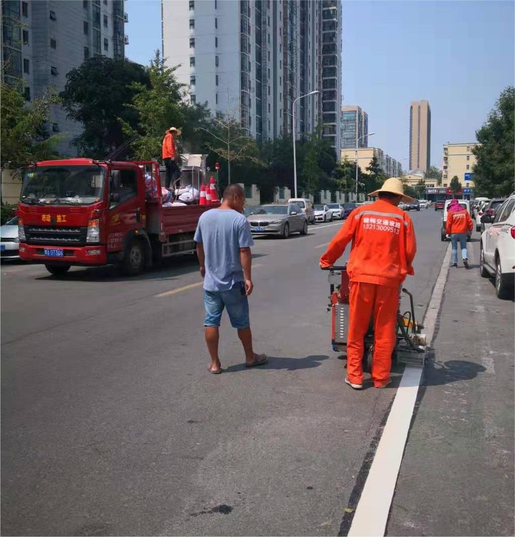 昌吉道路划线施工