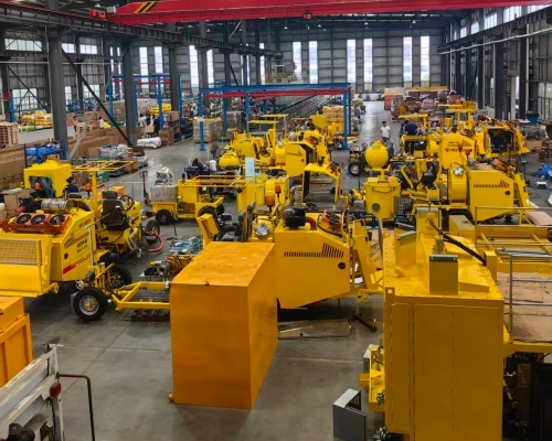 驾驶型马路标线车