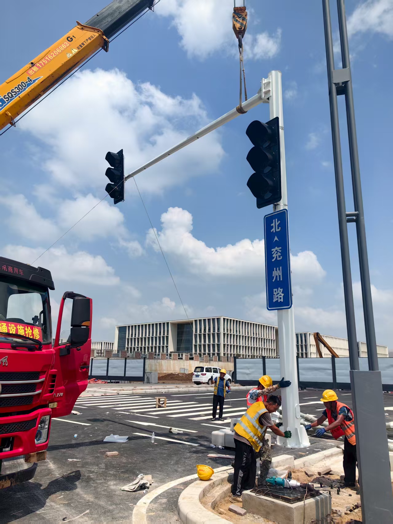 信号灯施工安装.jpg